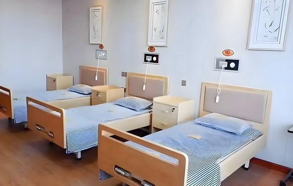 安若逢鸢